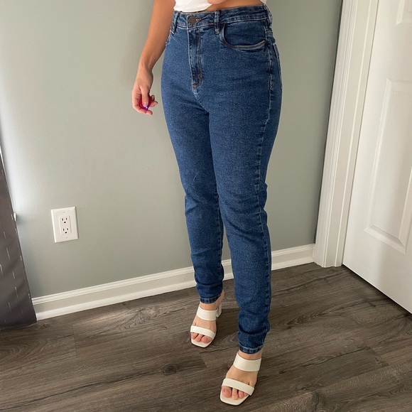 ✨Brazilian Jeans✨ - Picture 2 of 7